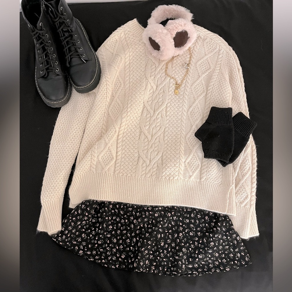Ralph Loren Knit Sweater aka “Rory Gilmore Sweater” size medium
